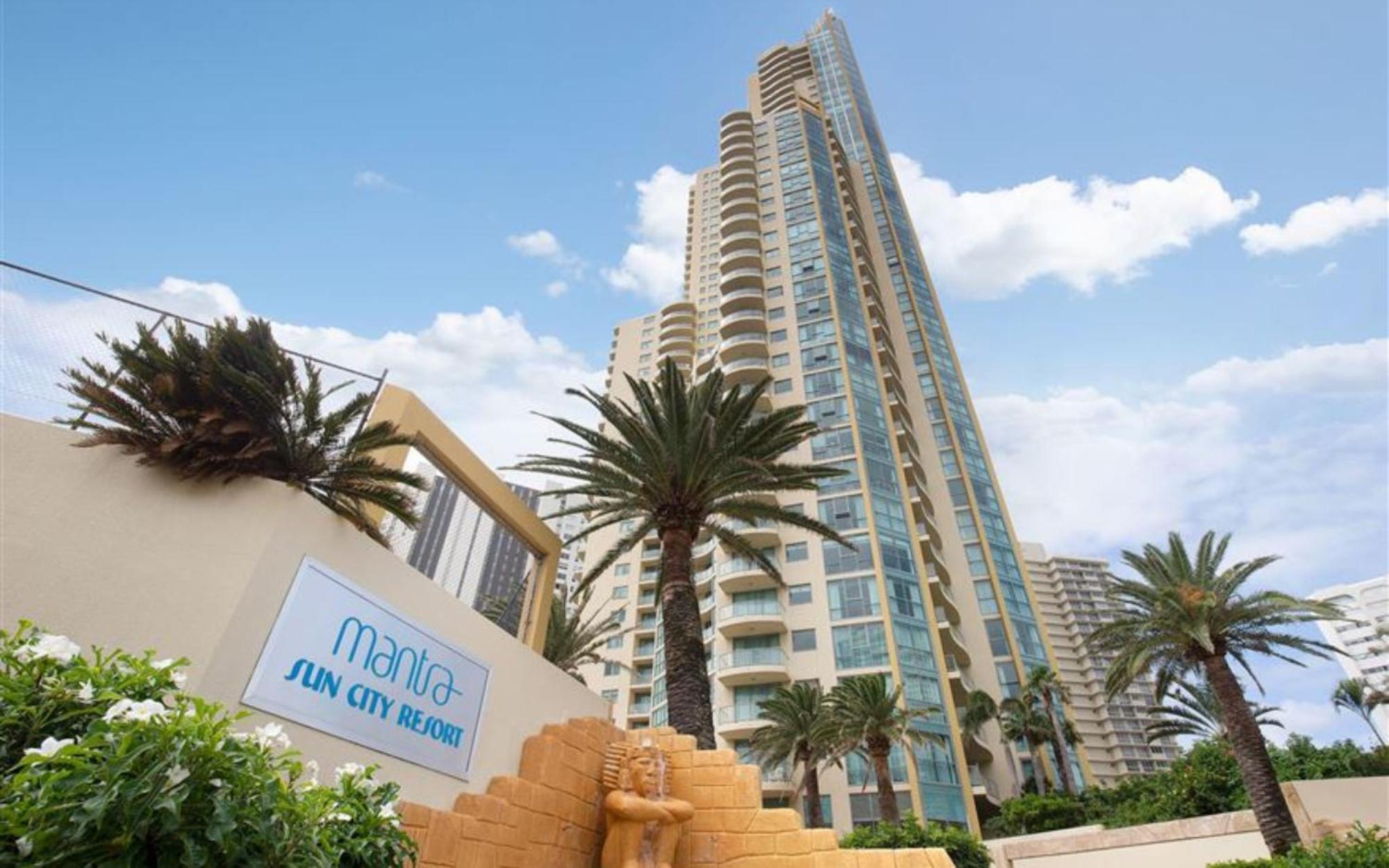 Sun City, 4 Bedroom Ocean View Family - Kids Free Apartment Gold Coast